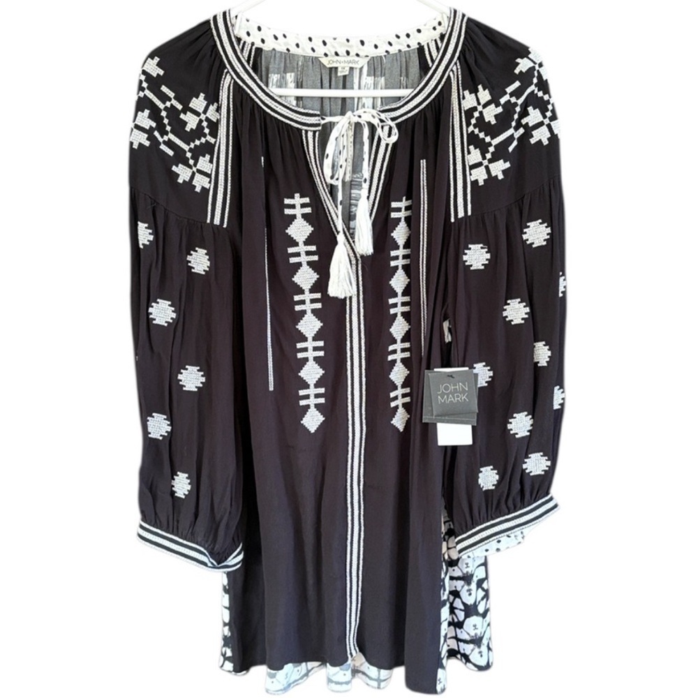NWT John Mark Embroidered Multi Pattern
Peasant Top Size 1X Retail $139
